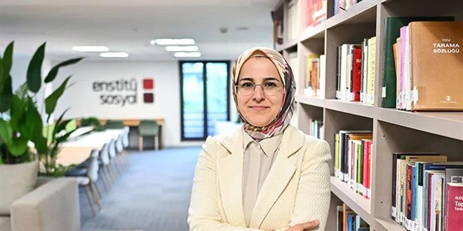 Enstit� Sosyal: Lisans e�itimi 3 y�la insin, ders s�releri k�sals�n