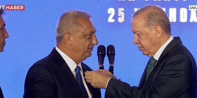 3 milletvekili daha Ak Parti'ye kat�ld�