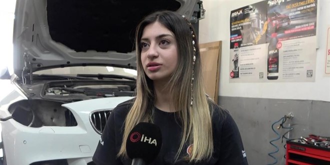 19 ya��ndaki gen� k�z oto tamirhanesinde ter d�k�yor