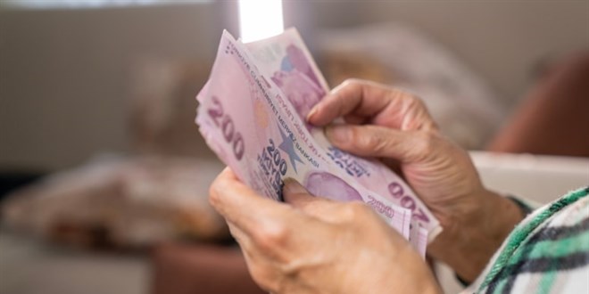 Yar� zamanl� �al��an 400 bin s�zle�meliye emeklilik m�jdesi