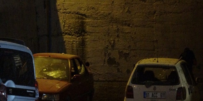 �l�e emniyet m�d�rl��� bah�esine hava arac� d��t�: 4 ara� hasar g�rd� - Son Dakika Haber