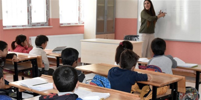 Norm fazlas� ��retmenler Akademi'de e�itime al�nacak