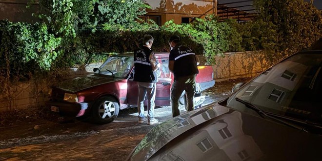 �� ba�vurusu i�in gitti, otomobil �al�p d�nd�: 1 g�zalt� - Son Dakika Haber