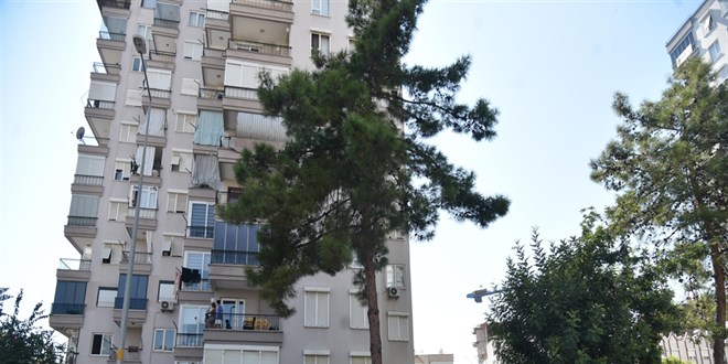 Anne ile k�z�, yataklar�nda �l� bulundu