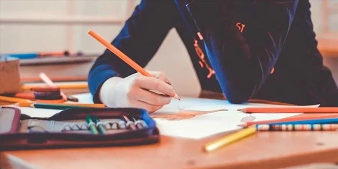 �zel okullar yasa�� dinlemiyor! Kitap setlerine y�zde 60'� a�an zam