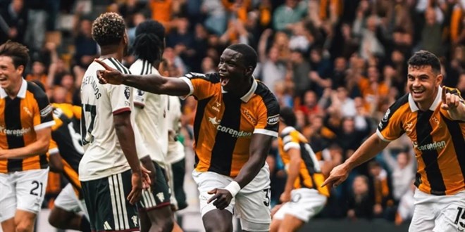 Premier Lig'e d�n�� �ov: Hull City, Manchester United'� devirdi - Son Dakika Haber