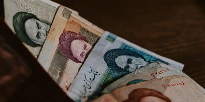 �ran riyalinde tarihi ��k��: Dolar 2 milyon s�n�r�na dayand� - Son Dakika Haber