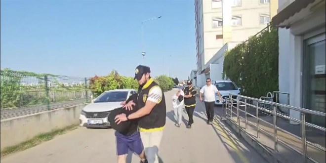 Bıçaklayıp öldürdüler evde oturmaya devam ettiler