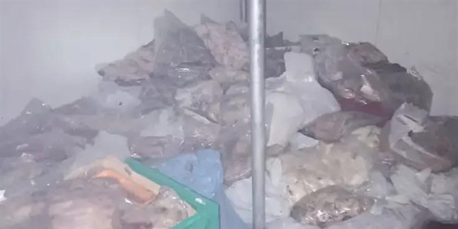 Kasap deposundan 400 kilo bozuk et bulundu
