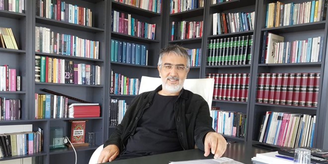 Erkan Mumcu: T�rkiye'nin �uan ekonomi ve e�itim politikas� yok