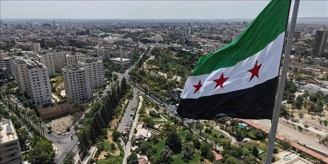 Suriye'li diplomatlara vizesiz giri�