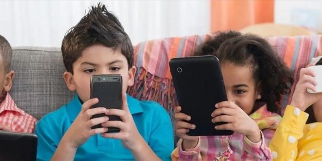 Instagram ve Facebook'ta �ocuklar i�in yeni d�nem: 17 milyar dolarl�k uzla�ma - Son Dakika Haber