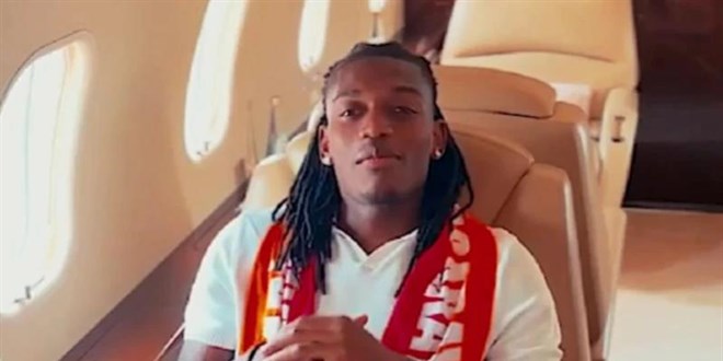 Rafael Leao transfer g�r��meleri i�in �stanbul'a geldi - Son Dakika Haber
