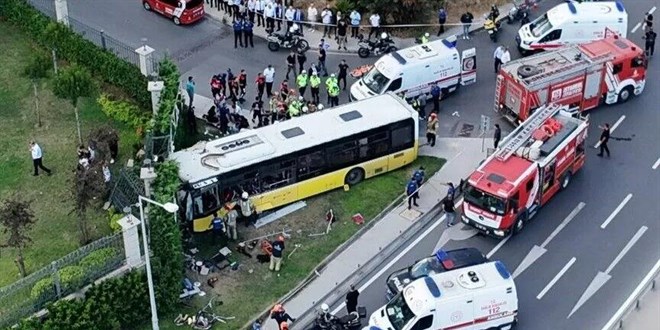 Zeytinburnu'ndaki İETT kazasında otomobil sürücüsü tutuklandı