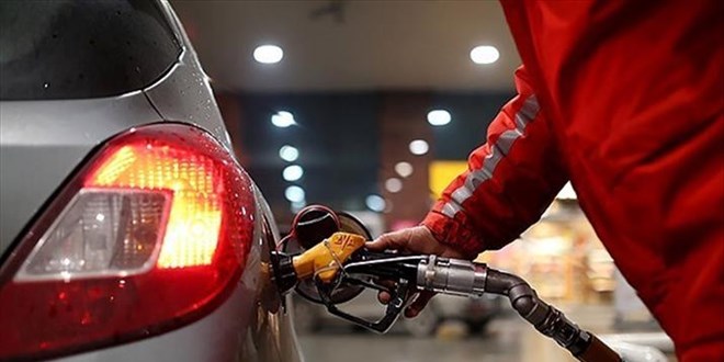 Akaryak�tta yeni zam: Motorinin litresi 82 liray� a�acak