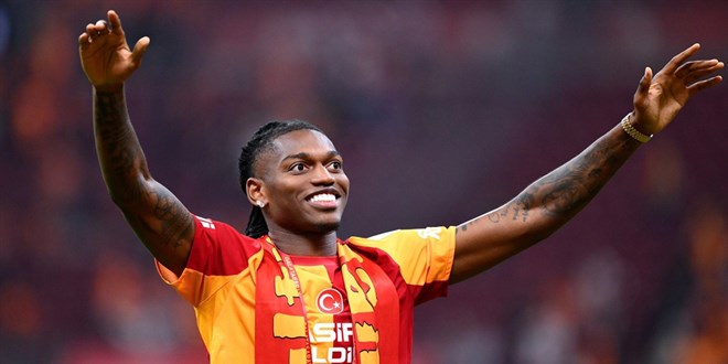 Galatasaray, Rafael Leao transferinin maliyetini a��klad� - Son Dakika Haber