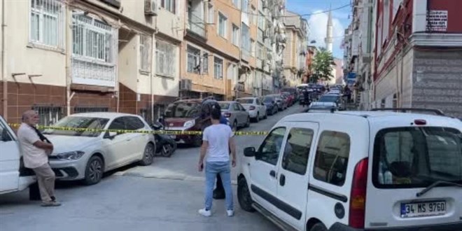 Emekli polis memuru eşi ve çocuğunu öldürüp intihar etti
