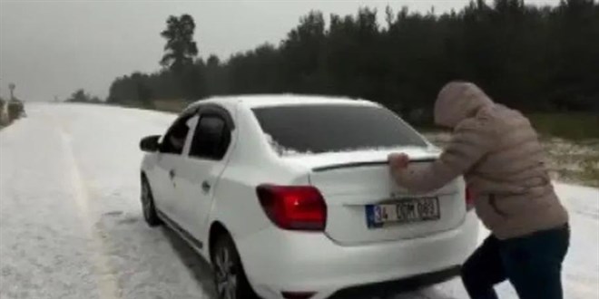 Sar�kam��'a ya�an dolu yollar� beyaza b�r�d� - Son Dakika Haber