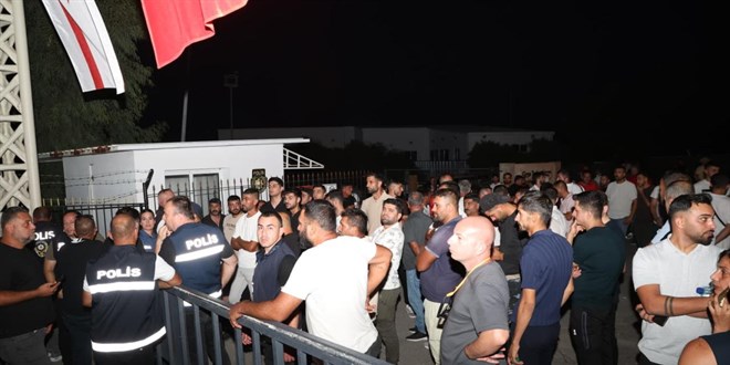 KKTC Girne'de kayıp yakınlarının umutlu bekleyişi devam ediyor