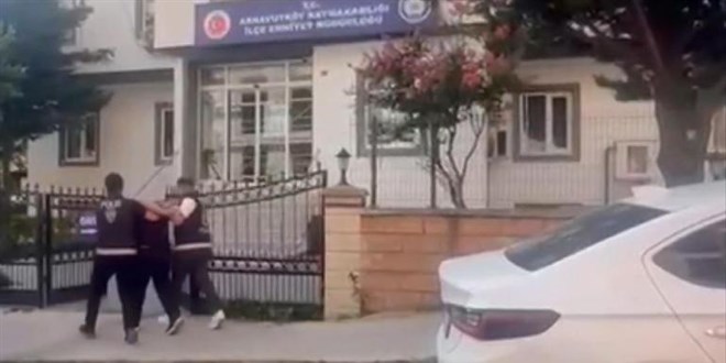Arnavutköy'de iş yerine ateş açan 2 şüpheli yakalandı