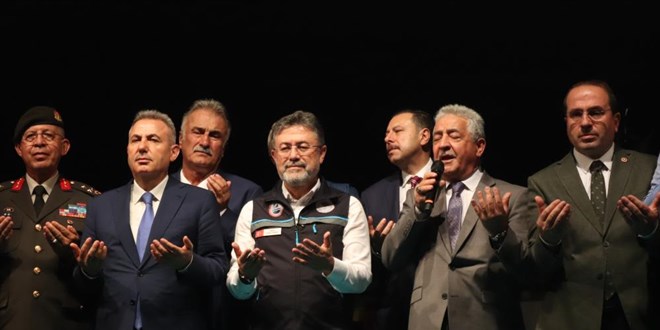 Bakan Yumakl�'dan bal�k��lara 40 milyon liral�k kredi m�jdesi - Son Dakika Haber
