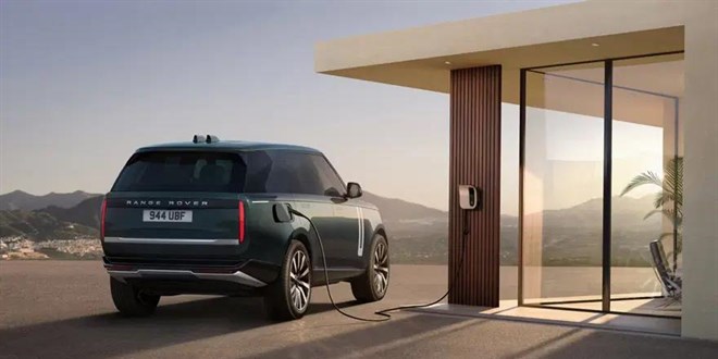 Range Rover'ın ilk elektrikli aracı tanıtıldı