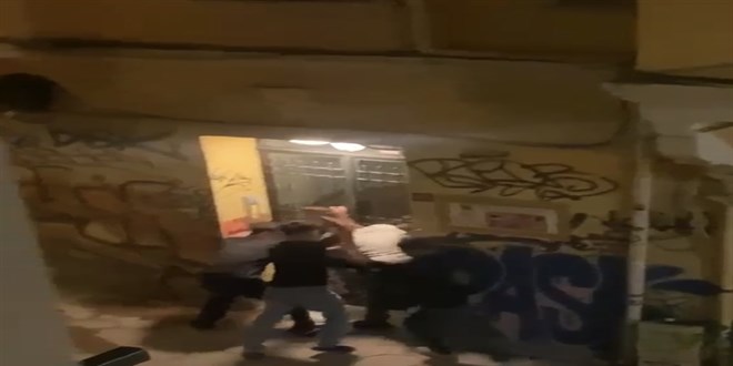 Sokakta darbettikleri ki�iyi gasbeden 4 �ocuk tutukland� - Son Dakika Haber