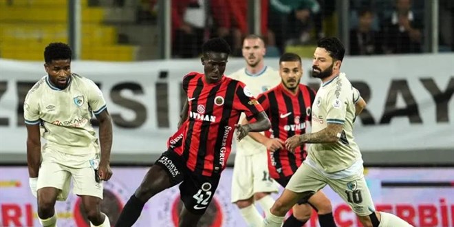 S�per Lig'den Premier Lig'e transfer oldu