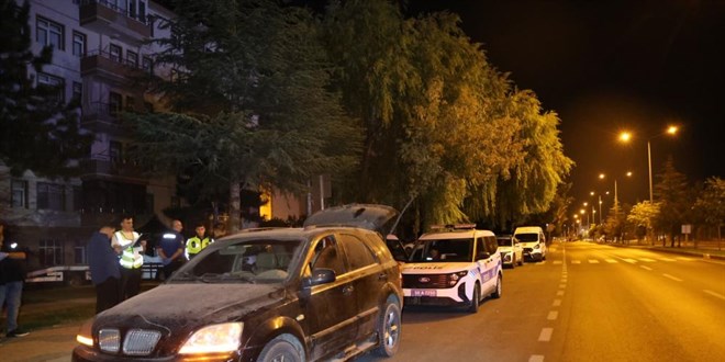 Polisin ��phe �zerine durdurdu�u ara�tan cinayet ��phelileri ��kt� - Son Dakika Haber