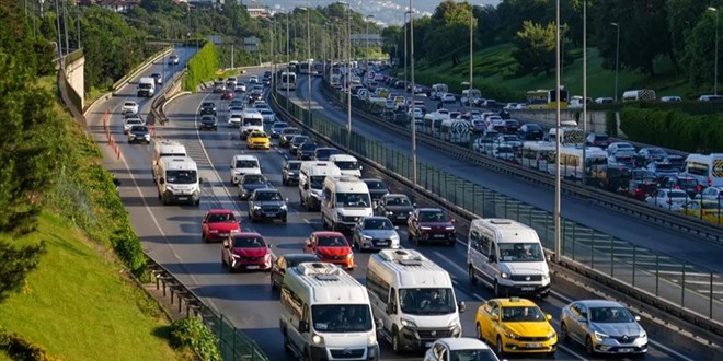 Okullar a��l�yor, trafik art�yor: �stanbul'da ara�lar dur kalk ilerliyor - Son Dakika Haber