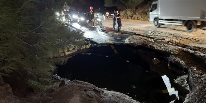 Bodrum'da i�me suyu ana isale hatt� patlad�