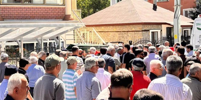 Kask�na ar� giren motosikletli yayaya �arpt�: 1 �l� - Son Dakika Haber