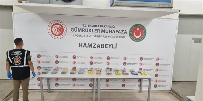 Edirne'de iki g�mr�k kap�s�nda 174 kilogram uyu�turucu ele ge�irildi - Son Dakika Haber