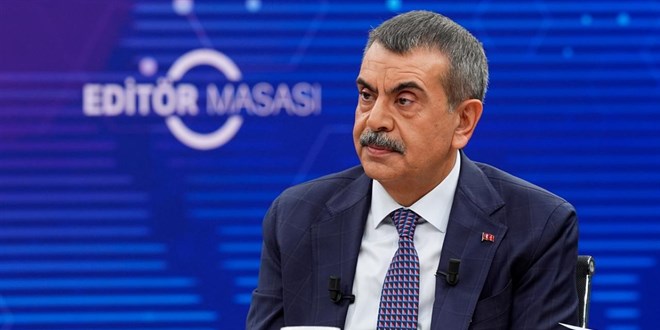 Bakan Tekin'den beyaz �nl�k a��klamas�: 'Yasak��' ele�tirisi tutars�z