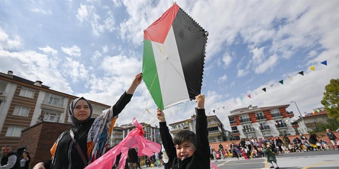 Ankara'da u�urtmalar Gazzeli �ocuklar i�in havaland� - Son Dakika Haber