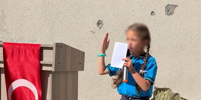 Protokol kat�ld�, g�r�nt� �a��rtt�: Bak�ms�z okulda e�itim haftas� kutlamas� - Son Dakika Haber