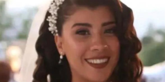 Otomobil istinat duvar�na �arpt�: Cansu ��retmen hayat�n� kaybetti - Son Dakika Haber