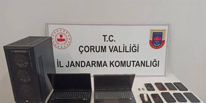 Bomba yap�m� i�erikli payla��mlar yapan ��phelilere operasyon: 9 g�zalt�