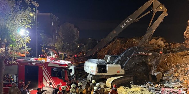 K���k�ekmece'de kentsel d�n���mdaki bina ��kt�: 2 ki�i yaraland� - Son Dakika Haber