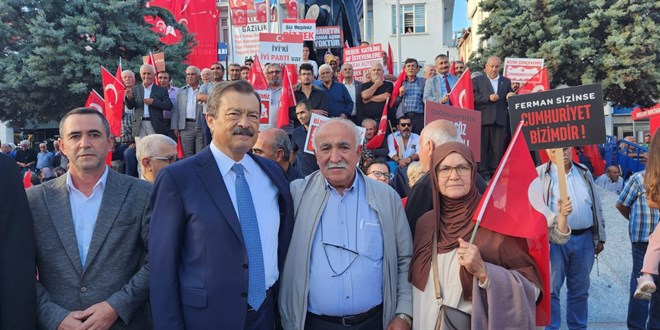 Lutfullah Kayalar, Aksaray'daki 'Bayrak A��yorum' mitingine kat�ld�