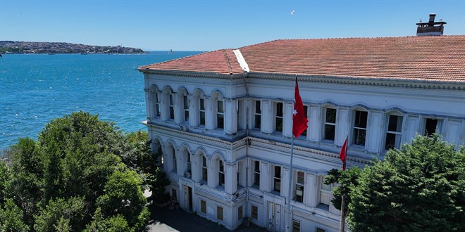 Bo�az'�n k�y�s�nda tarihle i� i�e e�itim: 'As�rl�k Mektep' Be�ikta� Anadolu Lisesi