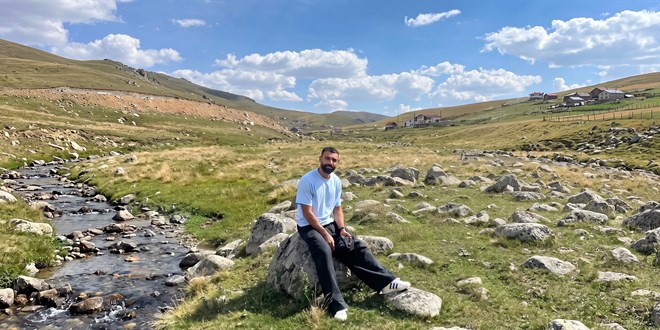 Salah'�n poz verdi�i kaya ziyaret�ilerin u�rak noktas� oldu - Son Dakika Haber