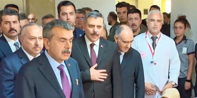 Bakan Tekin ve Bakan �ift�i yaral� ��rencileri ziyaret etti - Son Dakika Haber