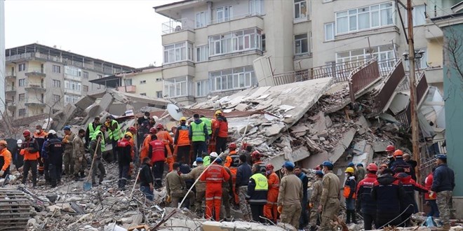 Deprem enkaz� zimmet davas� ba�lad�: 'Devlet s�rr�' talebine mahkemeden ret - Son Dakika Haber
