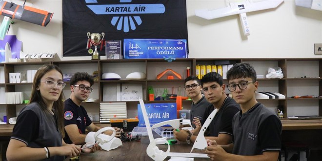 Kayserili ��rencilerden ABD'de '�HA' zaferi