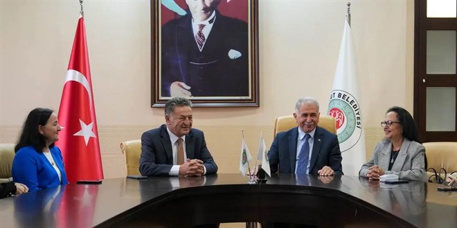 Etimesgut Belediye Ba�kan Yard�mc�s� Kerimo�lu'na Ankara Kul�b�'nden ziyaret