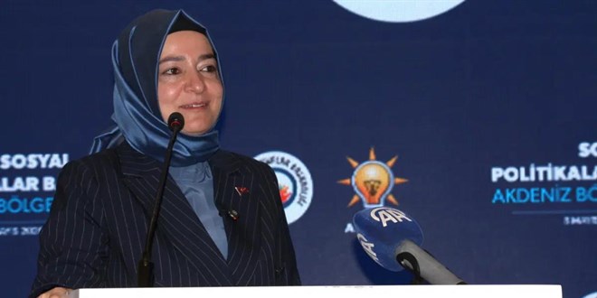 Fatma Bet�l Sayan Kaya: T�m g�revlerimden aff�m� istedim