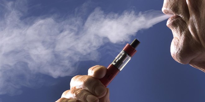 Elektronik sigara akci�erleri vuruyor: Organ ve sistemleri olumsuz etkiliyor - Son Dakika Haber