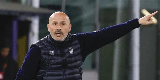 Vincenzo Italiano 2 oyuncunun biletini kesti
