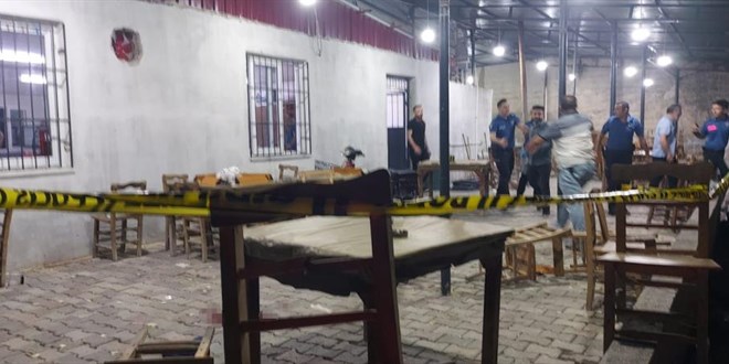 Mersin'de kahvehaneye silahl� sald�r�: 1 �l� - Son Dakika Haber